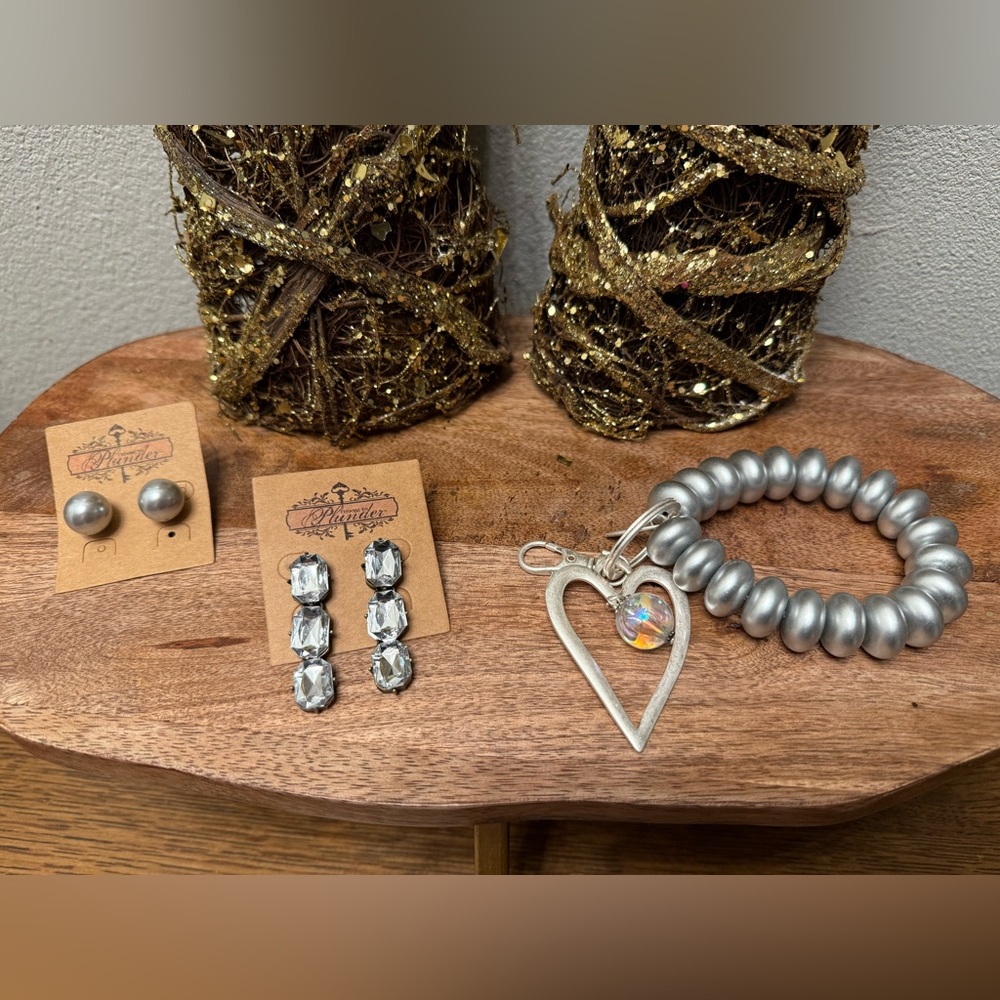 Plunder, Silver Earrings and Beaded Keychain with Heart Pendant